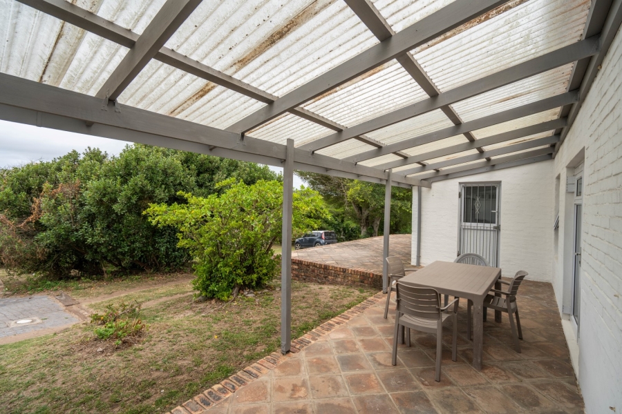 8 Bedroom Property for Sale in West Bank Eastern Cape